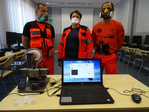 Adaptery z drukarki 3D dla ratowników.