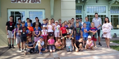 Zgrupowanie szachowe w formie półkolonii.