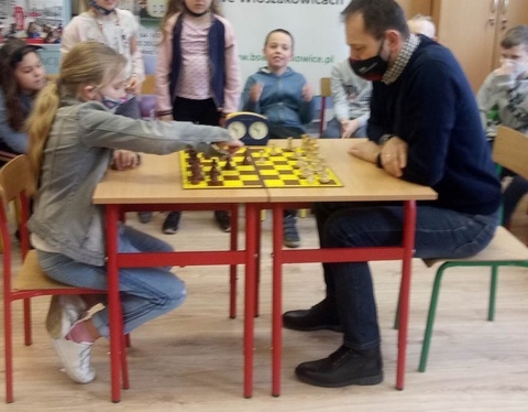 Mecz o.... czekoladę. 