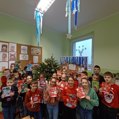 Kartki świąteczne dla żołnierzy na granicy.