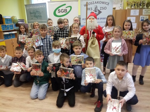 Klasowe wigilijne spotkanie z Mikołajem klasa 3 b