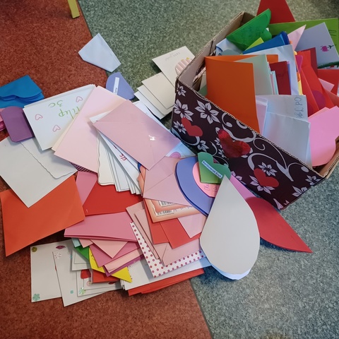 Uczniowie klas 2 oraz 3 świętowali dzisiaj Walentynki 