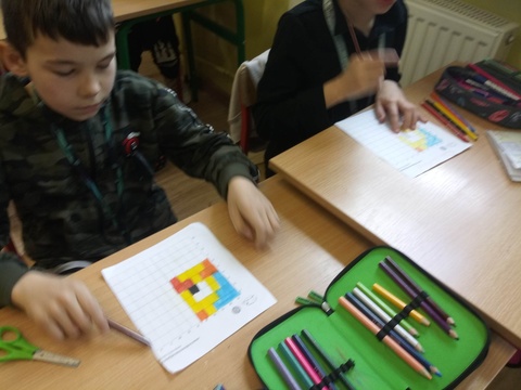 Obrazki w symetrii ukryte