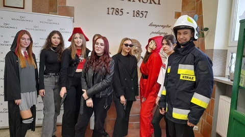 Klasa 3LO w przebraniu.