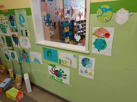 Dzień Ziemi w klasach 1b i 1c,