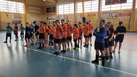 Rozgrywki w piłkę nożną halową