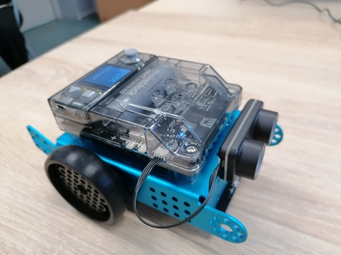 Lekcje z Mbotami w klasach ósmych.