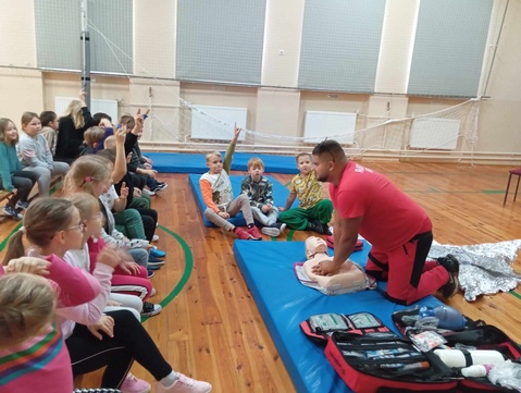 Zajęcia z ratownictwa medycznego w klasach 2b i 2c