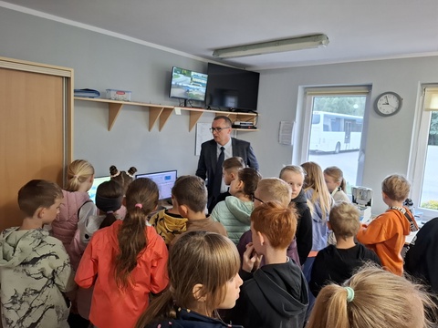 Klasa 3b dowiedziała się jak oczyszczamy ścieki.