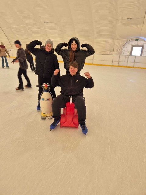 Wyjazd na lodowisko i seans filmowy