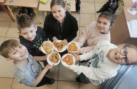 Dzień Pizzowo-Walentynkowy w klasach trzecich!