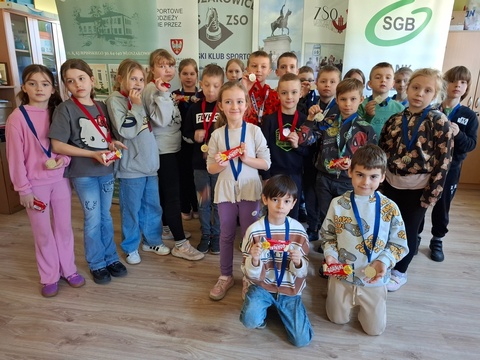 Klasa 2 a przy szachownicach