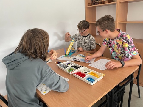 Stok narciarski na lekcji fizyki w 7a