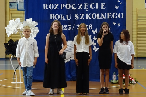Rozpoczęcie roku szkolnego w szkole podstawowej