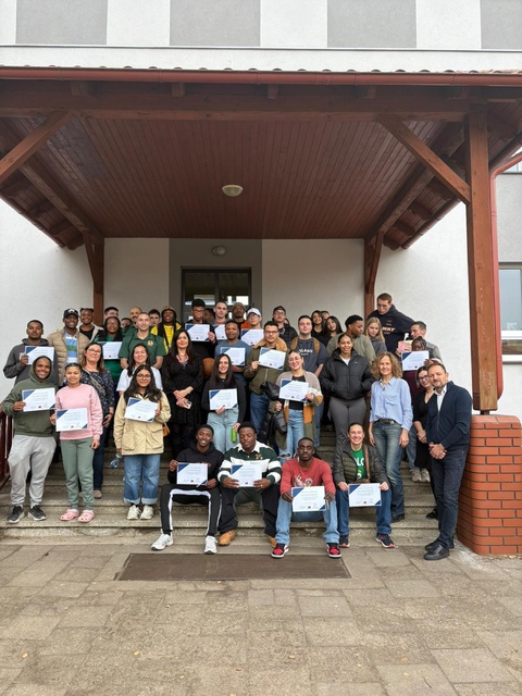 „Przyjaźń między narodami zaczyna się od przyjaźni między ludźmi.”