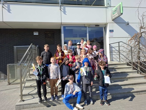 Pierwszoklasiści w Banku Spółdzielczym.