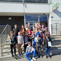 Pierwszoklasiści w Banku Spółdzielczym.